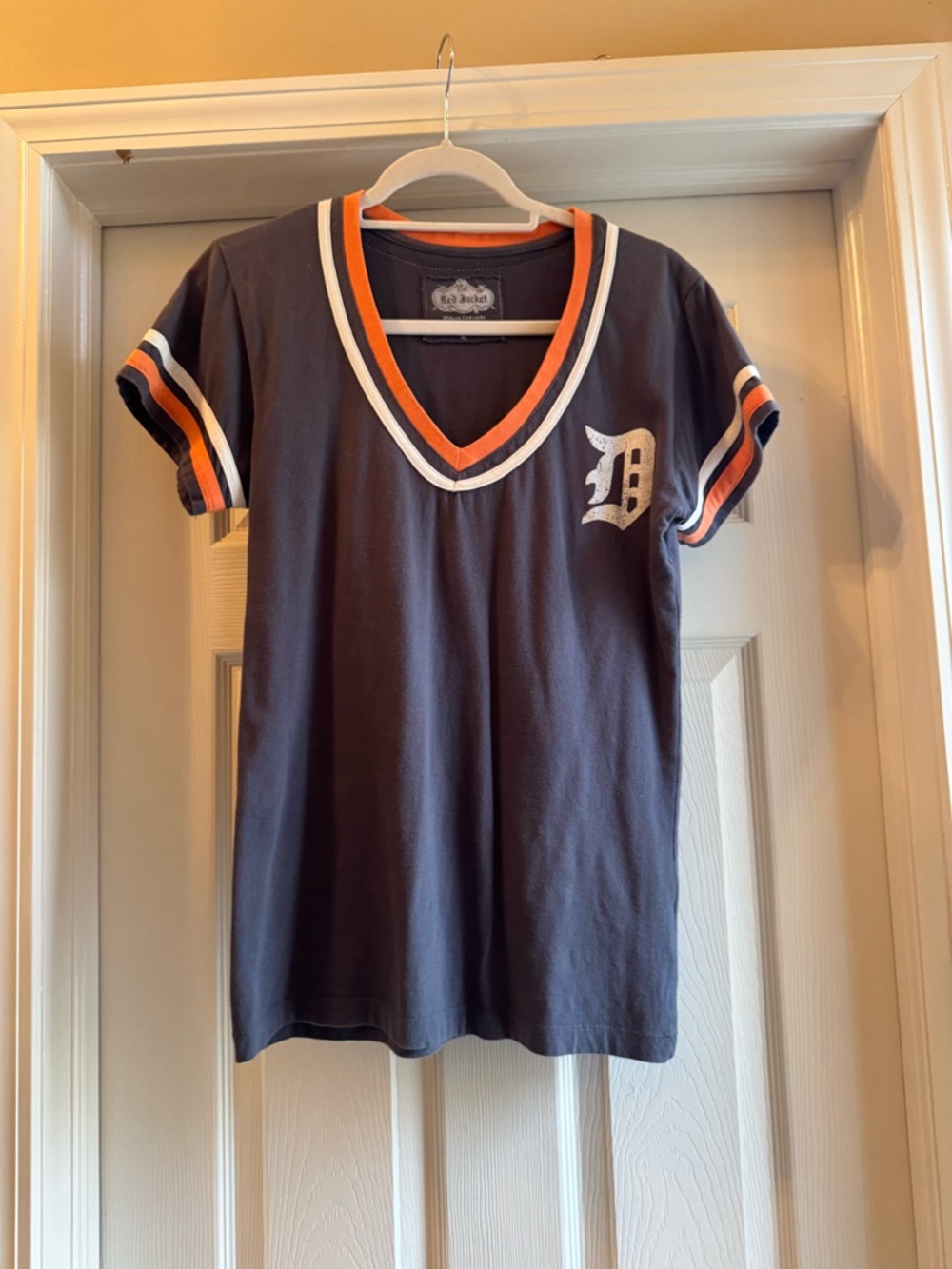 Detroit Tigers Red Jacket Trim Fit Short Sleeve Tee